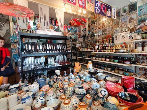 ZAKA Kappabashi - Knives & Matcha Bowls & Tableware & Gift (Souvenir Shop)